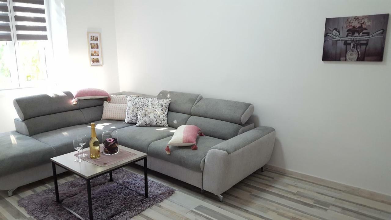 Apartment Imperia *** Pula Exteriér fotografie